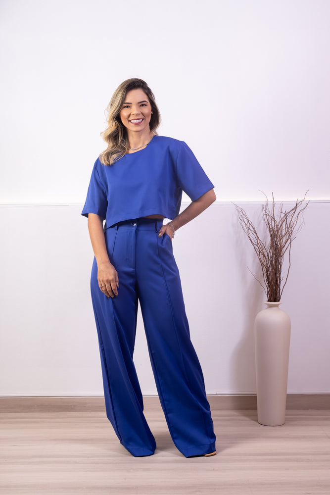 Conjunto Feminino em Alfaiataria Cropped e Calça